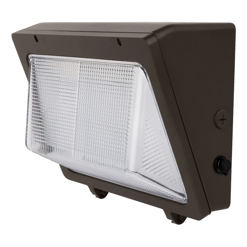 Wall pack LED bronce oscuro con difusor de vidrio templado para fachada industrial